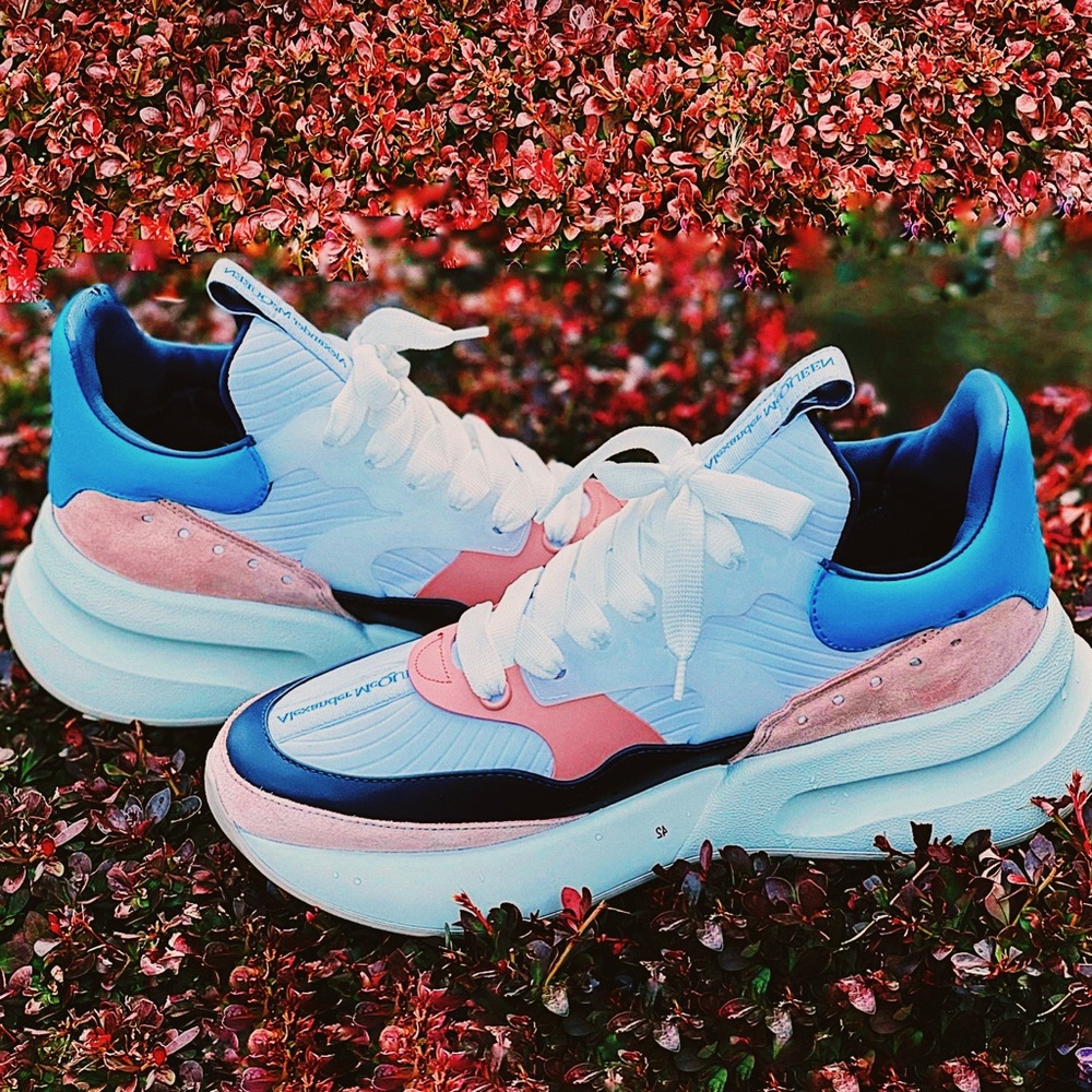 Alexander McQueen Mixed Runner Men Sneaker,white multiblue pink, size 9US (42EU)